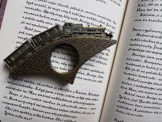 🆕 Naše novinky - Listíci vám rozhodně pomohou při čtení knížek 📚 ať už čtete v posteli, ve vlaku nebo na lavičce v parku...